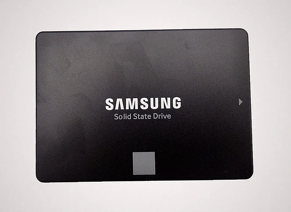 Samsung 860 EVO 4TB SSD MZ-76E4T0 2.5 Inch SATA Solid State Drive