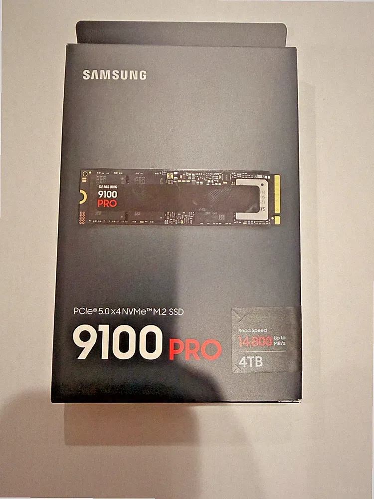 Samsung - 9100 PRO 4TB Internal SSD PCIe Gen 5x4 NVMe, Speeds Up to 14800 MB/s