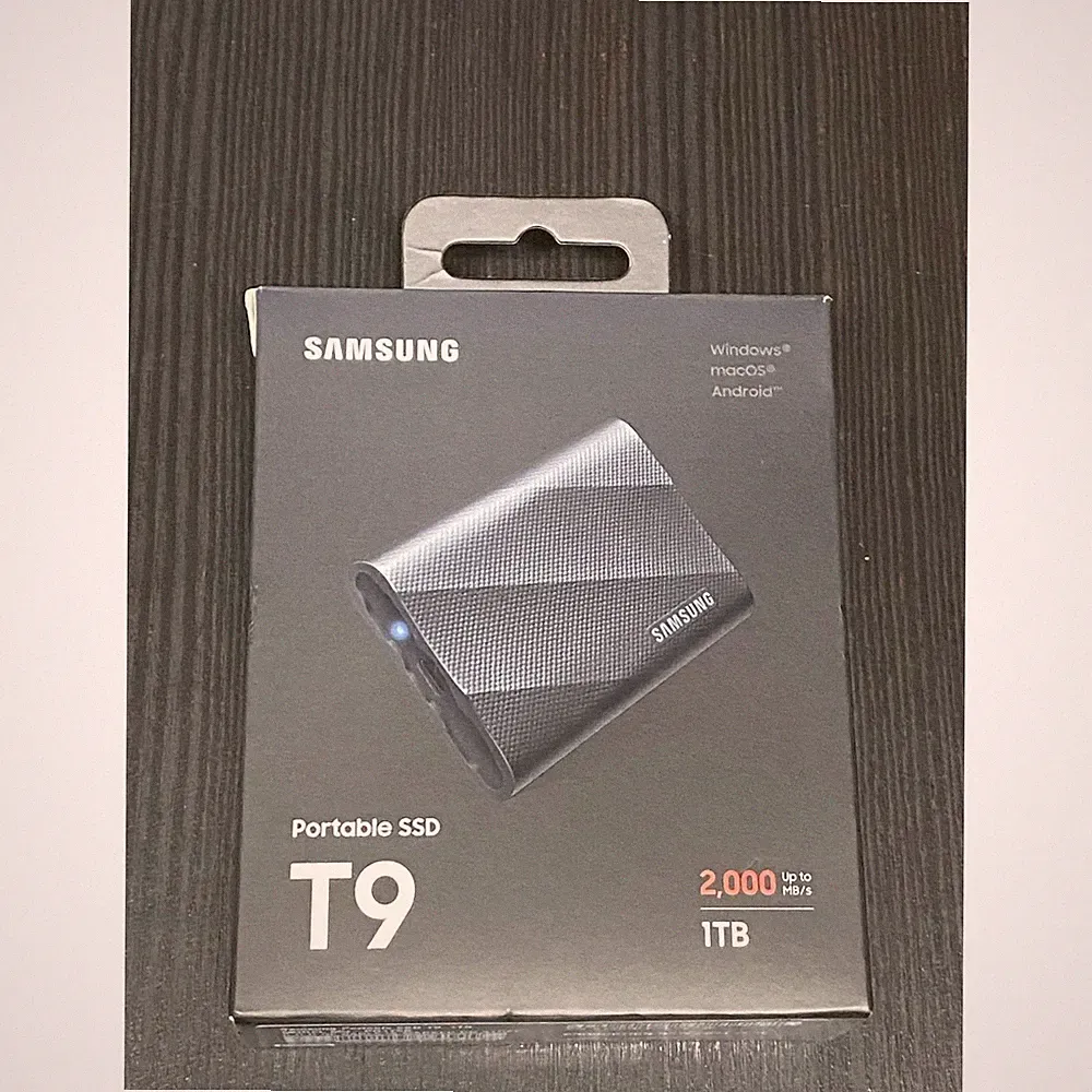 Samsung T9 Portable SSD 1TB USB 3.2 Gen 2x2 SSD MU-PG1T0B/AM (Open Box, New)